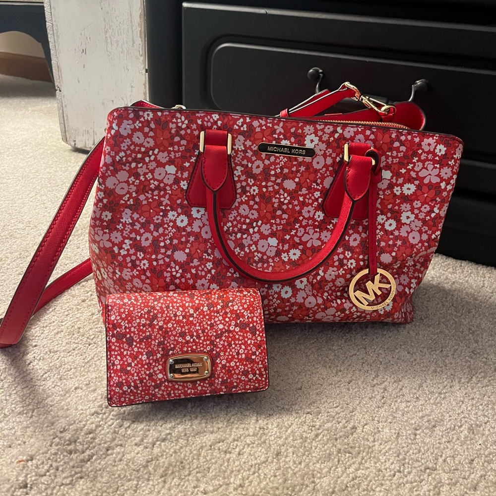Red floral Michael Kors Matching Purse and Wallet